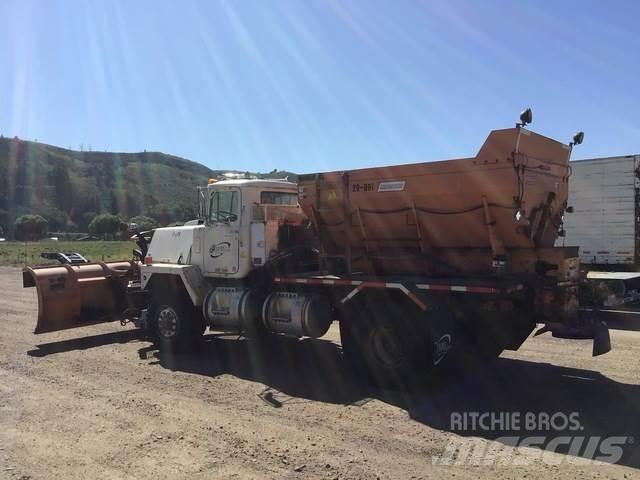 Mack RM6 Lame spazzaneve e aratri