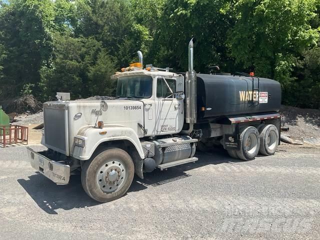 Mack RW613 Autocisterne