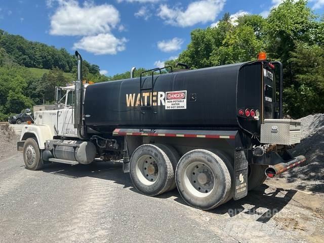 Mack RW613 Autocisterne