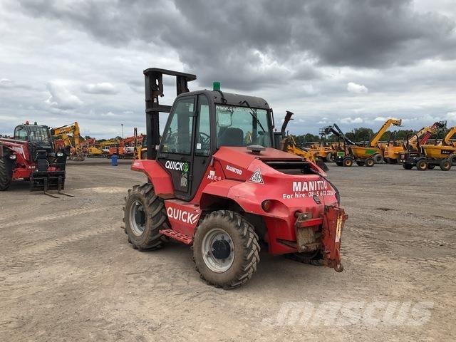 Manitou M26-4 Elevatore per esterni
