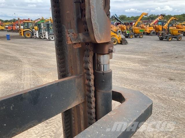 Manitou M26-4 Elevatore per esterni