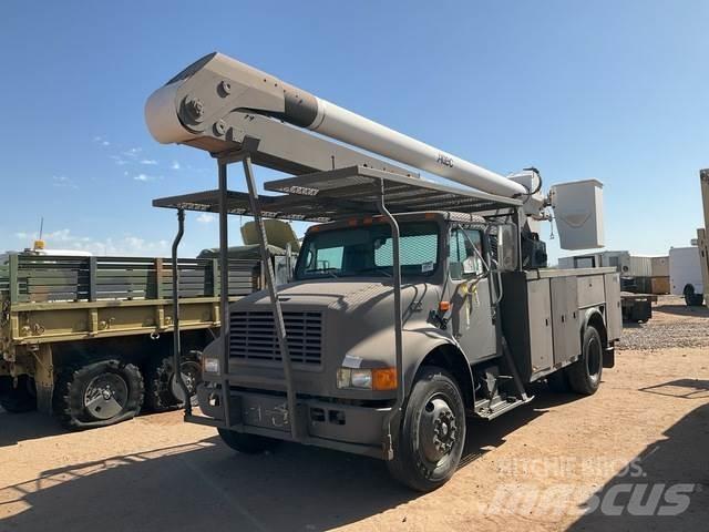 Navistar 4700 Piattaforme autocarrate