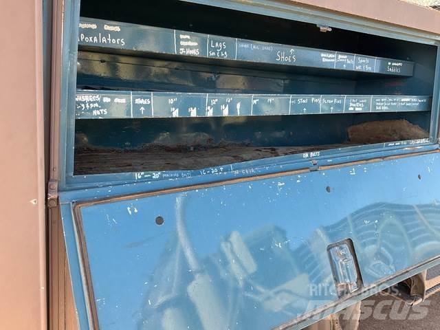 Navistar 4700 Piattaforme autocarrate