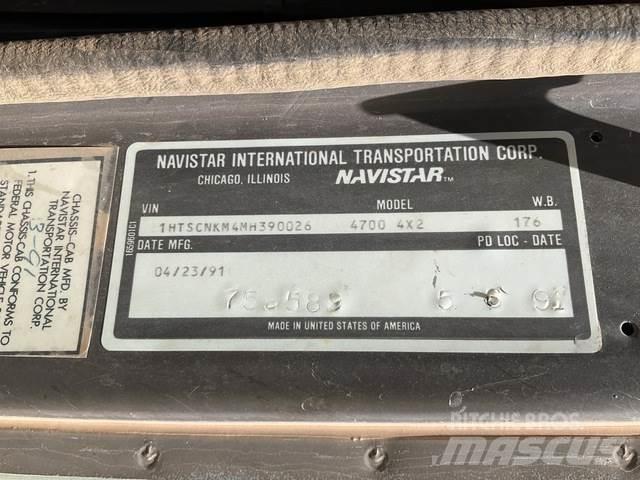Navistar 4700 Camion cassonati