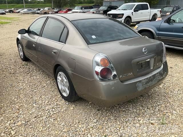 Nissan Altima Auto