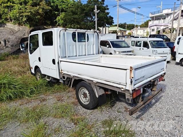 Nissan ATLAS Camion con sponde ribaltabili