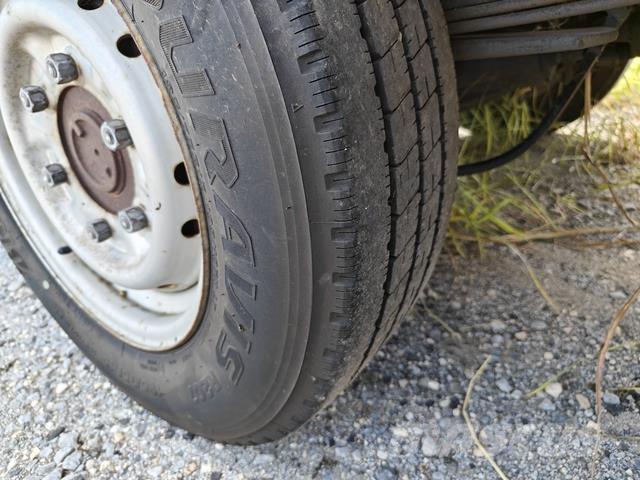 Nissan ATLAS Camion con sponde ribaltabili