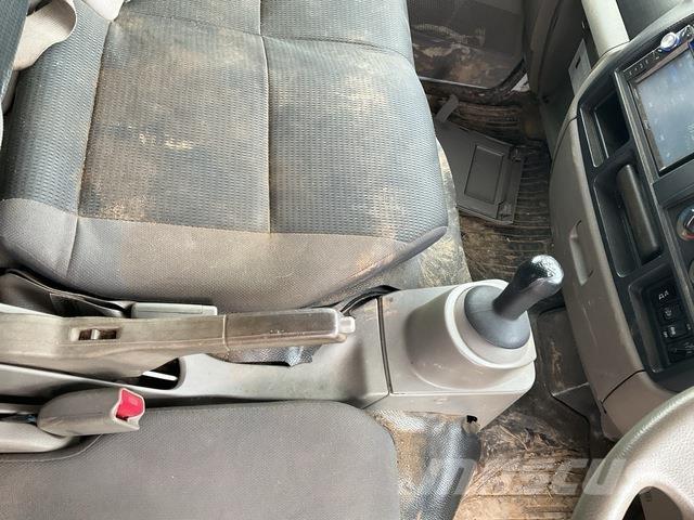 Nissan ATLAS Camion con sponde ribaltabili