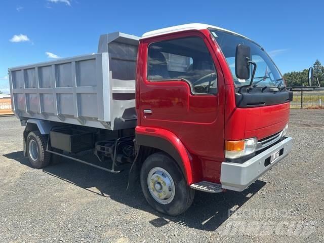 Nissan Condor Camion ribaltabili