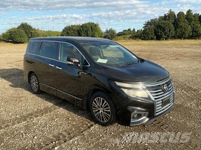 Nissan Elgrand Mini bus