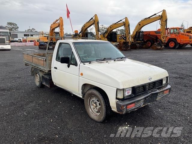 Nissan Navara Pick up/Fiancata ribaltabile