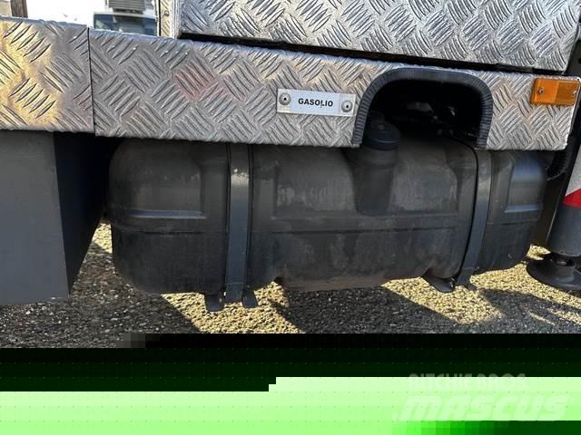 Nissan NT400 Piattaforme autocarrate