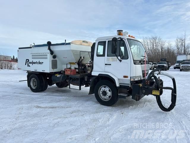 Nissan UD3300 Betoniere