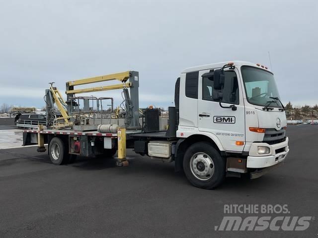 Nissan UD3300 Costruzioni - Altro
