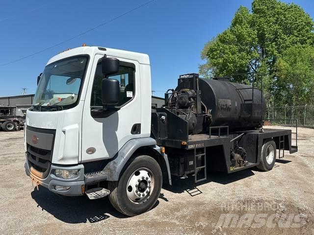 Peterbilt 220 Camion altro