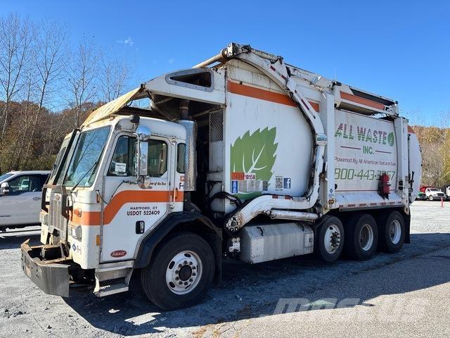 Peterbilt 320 Camion dei rifiuti