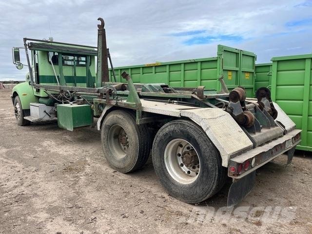 Peterbilt 330 Camion con gancio di sollevamento