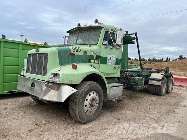 Peterbilt 330 Camion con gancio di sollevamento