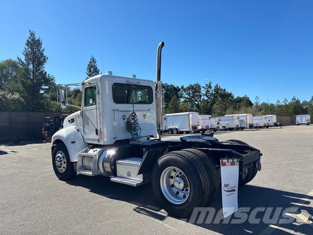 Peterbilt 337 Motrici e Trattori Stradali
