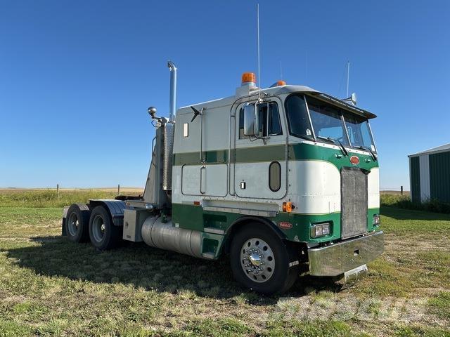 Peterbilt 362 Cabine e interni