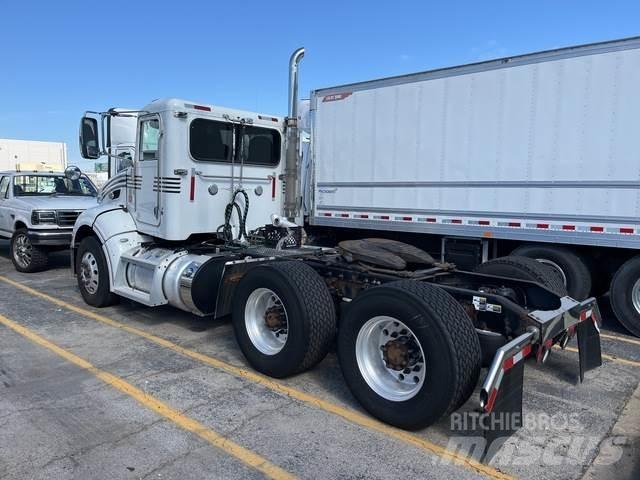 Peterbilt 384 Motrici e Trattori Stradali