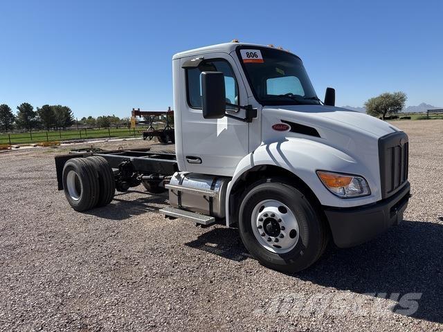 Peterbilt 537 Cabine e interni