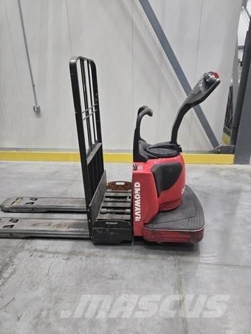 Raymond 8410 Transpallet elettrici a timone