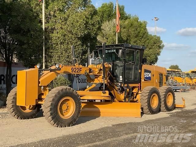 SEM 922F Motorgraders