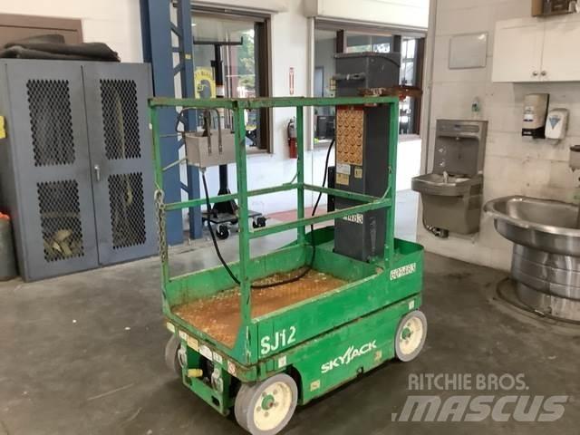 SkyJack SJ12 Sollevatori verticali