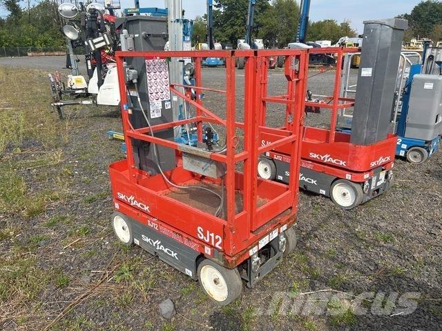SkyJack SJ12 Sollevatori verticali