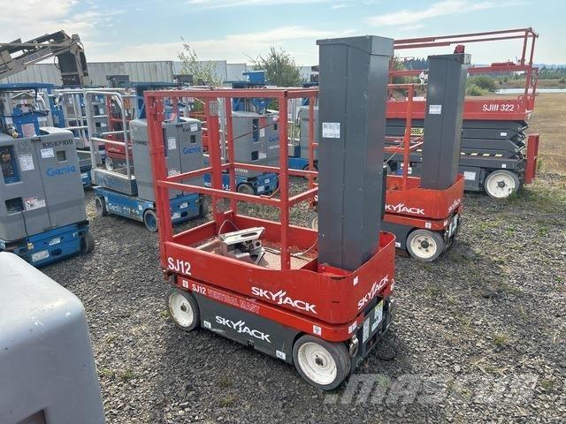 SkyJack SJ12 Sollevatori verticali