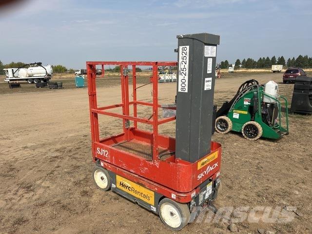 SkyJack SJ12 Sollevatori verticali