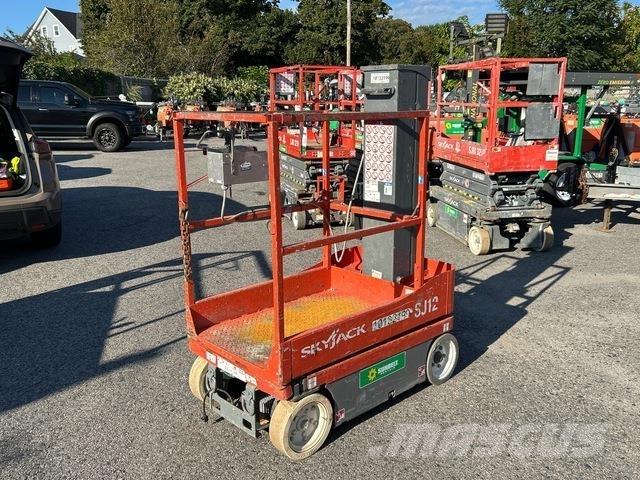 SkyJack SJ12 Sollevatori verticali