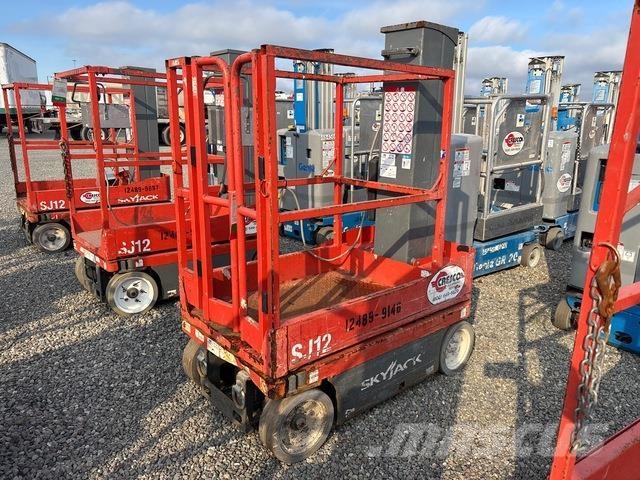 SkyJack SJ12 Sollevatori verticali