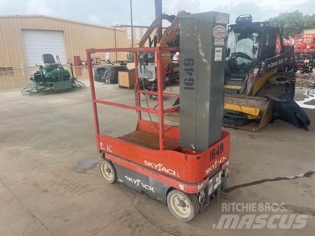 SkyJack SJ16 Sollevatori verticali