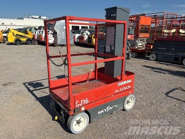 SkyJack SJ16 Sollevatori verticali
