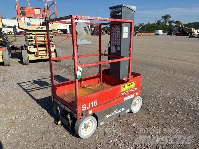 SkyJack SJ16 Sollevatori verticali