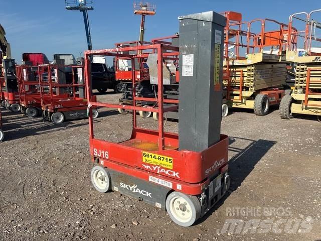 SkyJack SJ16 Sollevatori verticali
