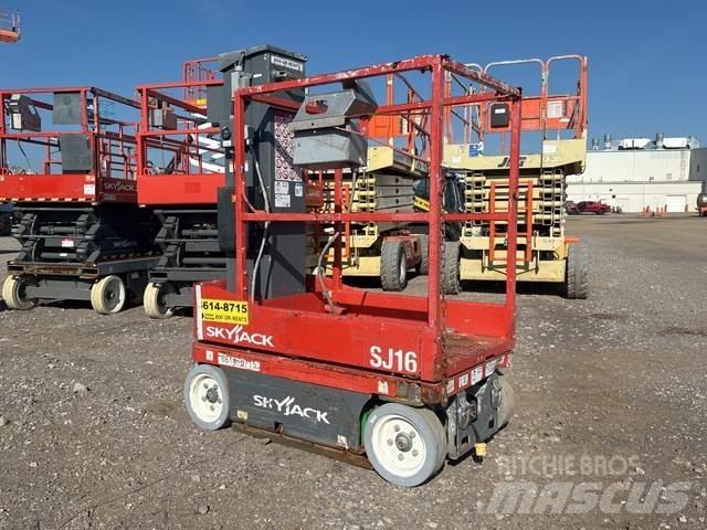 SkyJack SJ16 Sollevatori verticali