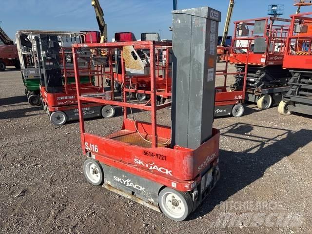 SkyJack SJ16 Sollevatori verticali