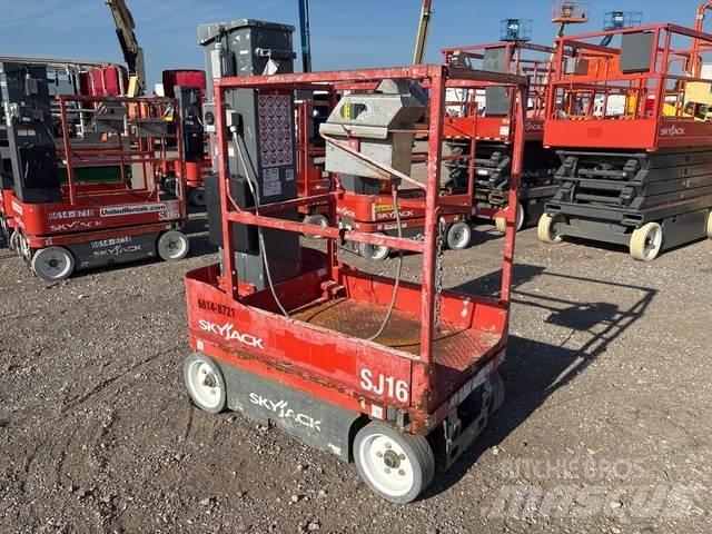 SkyJack SJ16 Sollevatori verticali