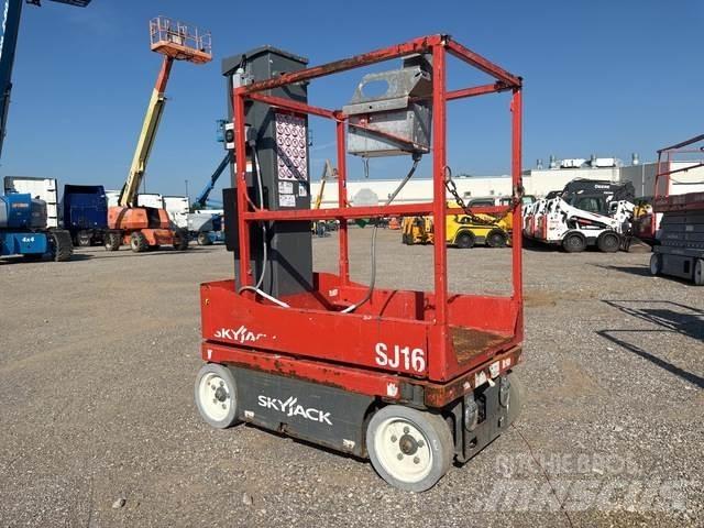 SkyJack SJ16 Sollevatori verticali