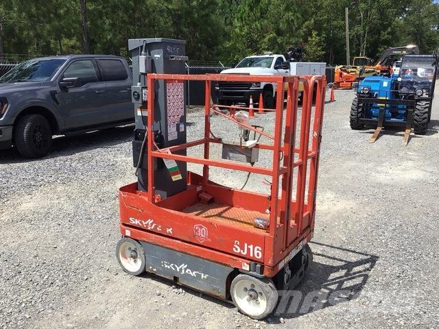 SkyJack SJ16 Sollevatori verticali