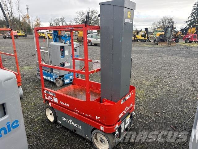 SkyJack SJ16 Sollevatori verticali