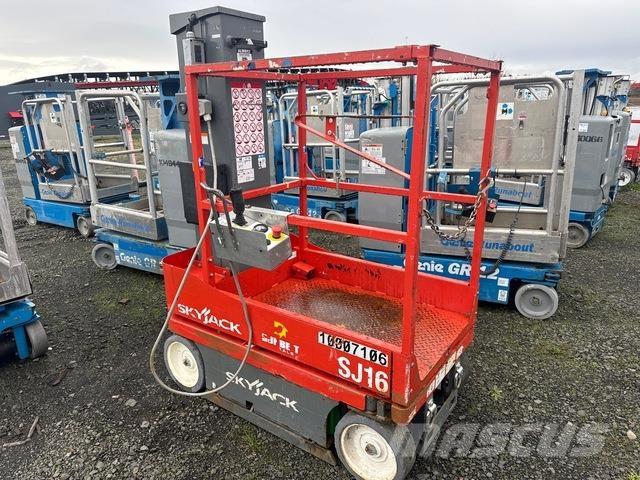 SkyJack SJ16 Sollevatori verticali