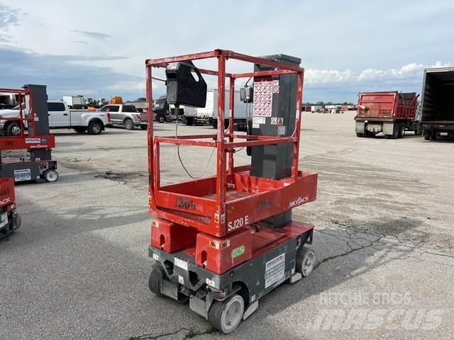 SkyJack SJ20E Sollevatori verticali