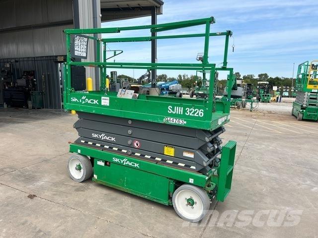 SkyJack SJ3226 Piattaforme a pantografo