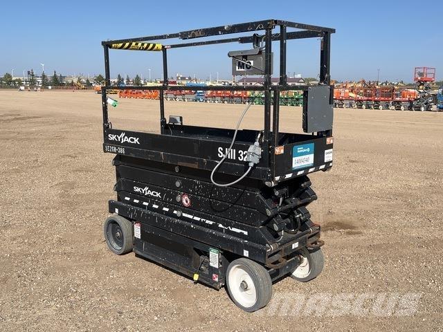 SkyJack SJ3226 Piattaforme a pantografo