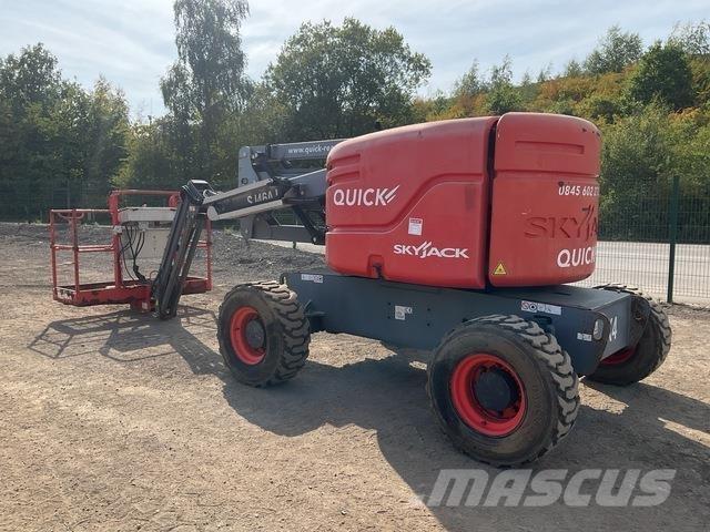 SkyJack SJ46AJ Piattaforme a braccio articolato