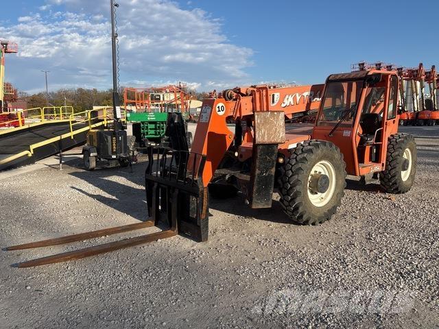 SkyTrak 10054 Sollevatori telescopici